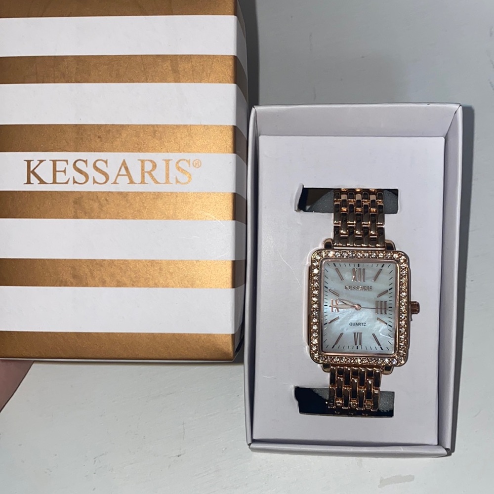 Rose gold and quartz Kessaris watch